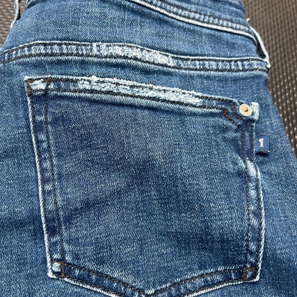 Pilcro embroidered leg Jeans size 29 - Picture 5 of 7